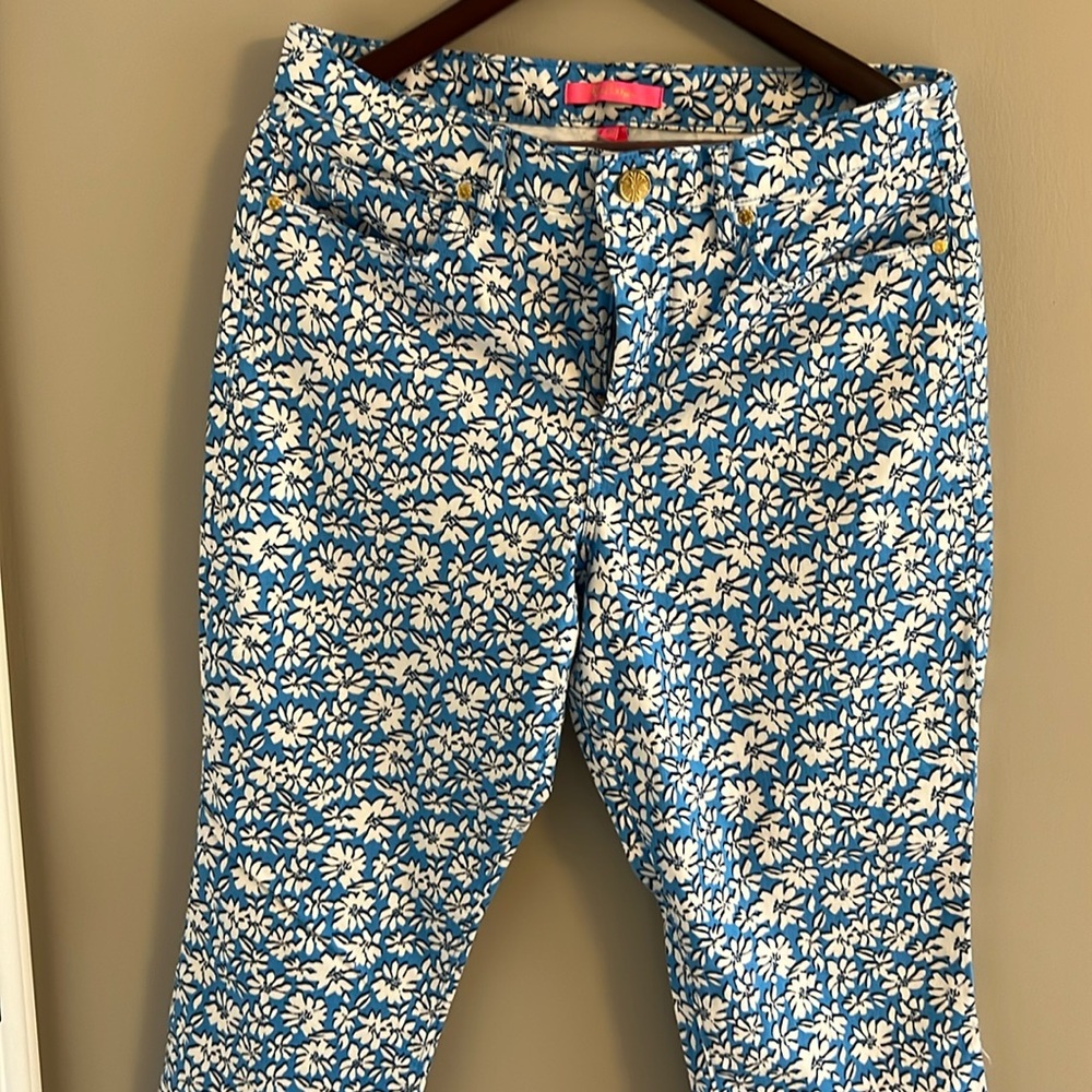 Lilly Pulitzer like new pants size 12 flower blue and white